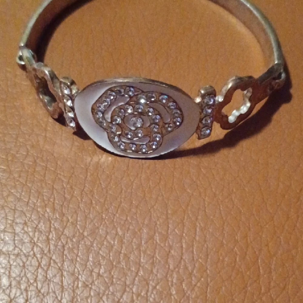 -- Elegant Silver Color Bracelet with Crystal Accents - Picture 2 of 5